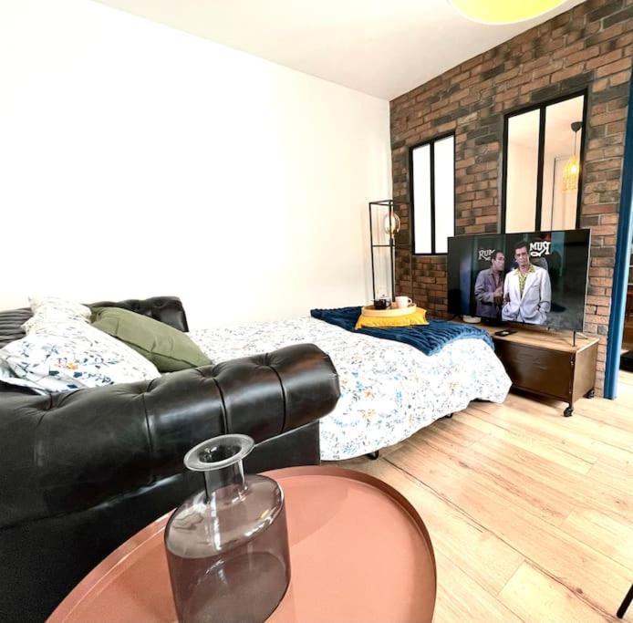 Le Charly - Magnifique Appartement Hypercentre Pau Esterno foto
